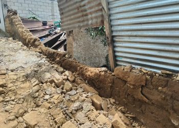 Vivienda dañada por los sismos de julio de 2025 en en Sabana Chiquita, Tercer Cantón, sector Los Olivos de Santa María de Jesús, Sacatepéquez. / Foto: Conred.