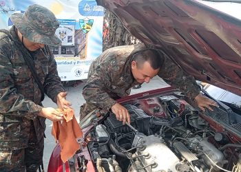 El ministro de la Defensa Nacional reconoció el trabajo de todas las brigadas que trabajaron en el Sinaprese. (Foto: Mindef)