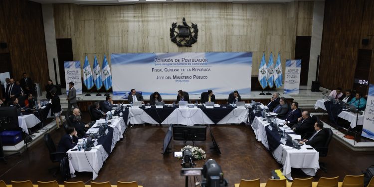 Comisión de Postulación inicia calificación final de expedientes a candidatos al MP