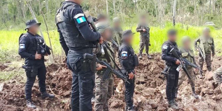 PNC destruye pista clandestina en Petén durante operativo antinarcótico en zona fronteriza