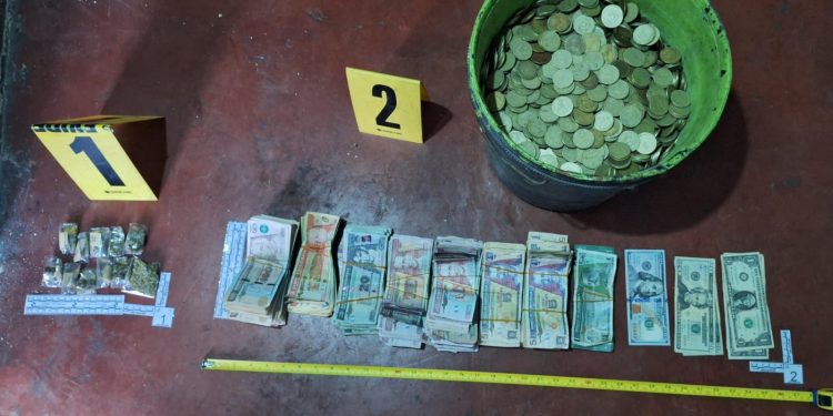 En el lugar fueron incautadas 11 bolsas que contenían marihuana, presuntamente destinadas para su distribución en el sector. / Foto: PNC