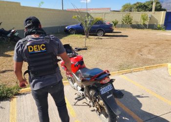 La institución también destacó que estas diligencias permiten la recuperación de motocicletas con reporte de robo. / Foto: PNC.