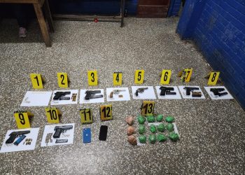 Objetos encontrados durante la requisa focalizada. / Foto: Ejército