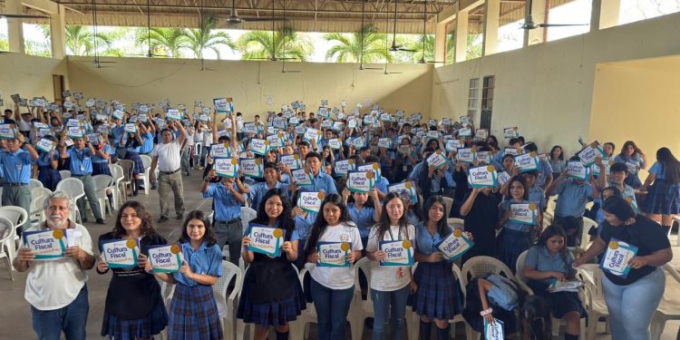 Programa de Cultura Fiscal benefició a más de 650 estudiantes de Petén