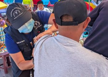 Vacunación contra el sarampión el 22 de abril en Santiago Sacatepéquez. / Foto: MSPAS.