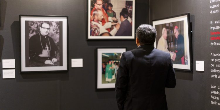 Peregrinaje por la vida y memoria de Monseñor Gerardi en el Palacio Nacional de la Cultura