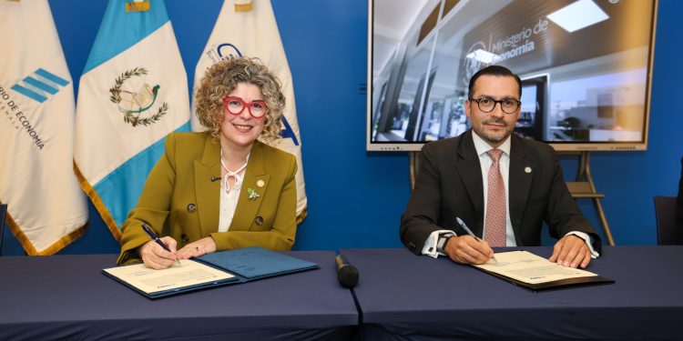 SAT y Mineco articulan esfuerzos para fortalecer el cumplimiento voluntario