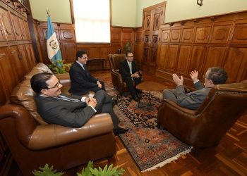 Presidente Bernardo Arévalo en la primera entrevista de los aspirantes a fiscal general. / Foto: Gobierno de Guatemala.