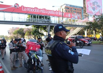 PNC realiza operativos de registro. / Foto: PNC
