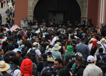PNC refuerza seguridad y declara “cero tolerancia a encapuchados” en La Antigua Guatemala