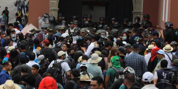 PNC refuerza seguridad y declara “cero tolerancia a encapuchados” en La Antigua Guatemala
