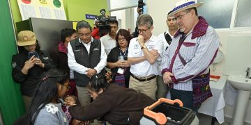 Presidente participa en la inauguración de puesto de salud en Todos Santos Cuchumatán. (Foto: Álvaro Interiano)