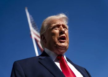 El presidente de EE. UU., Donald Trump, asegura que eliminará barcos iraníes que intenten utilizar el estrecho de Ormuz.