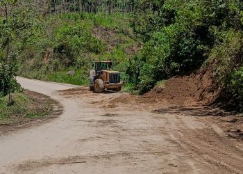 Trabajos de rehabilitación de ruta avanzan en la Zona Reina, en el norte de Quiché.