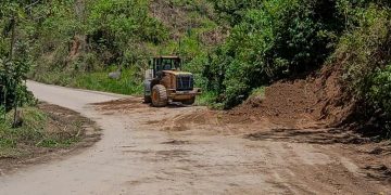 Trabajos de rehabilitación de ruta avanzan en la Zona Reina, en el norte de Quiché.