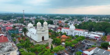El presidente Bernardo Arévalo se encuentra este jueves en Retalhuleu como parte de su gira A tu Tierra.