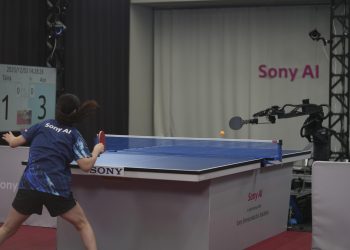 El robot Ace, de la japonesa Sony, consiguió derrotar a deportistas expertos en competición de tenis de mesa.
