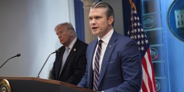 El secretario de Guerra de EE. UU., Pete Hegseth, asegura que su país está preparado para continuar con los ataques si no se consigue acuerdo con Irán.
