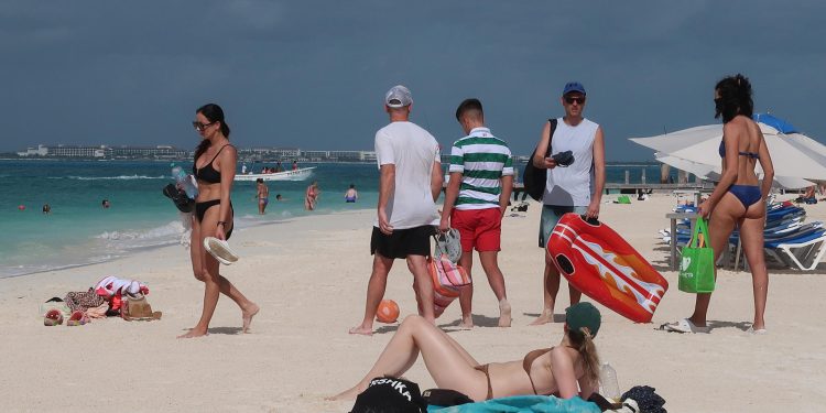 Turismo Las playas siguen siendo un atractivo en distintos países de la región durante la Semana Santa.