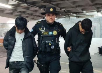 Las autoridades indicaron que la presencia de puestos fijos de seguridad ha sido clave para prevenir hechos delictivos en sectores de alta circulación vehicular. / Foto: PNC