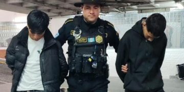 Las autoridades indicaron que la presencia de puestos fijos de seguridad ha sido clave para prevenir hechos delictivos en sectores de alta circulación vehicular. / Foto: PNC