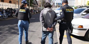 Entre las capturas confirmadas destaca la de Jesús Alejandro López, de 29 años, conocido con los alias Chus o Pelón. La detención se realizó en la zona 6 capitalina. / Foto: PNC