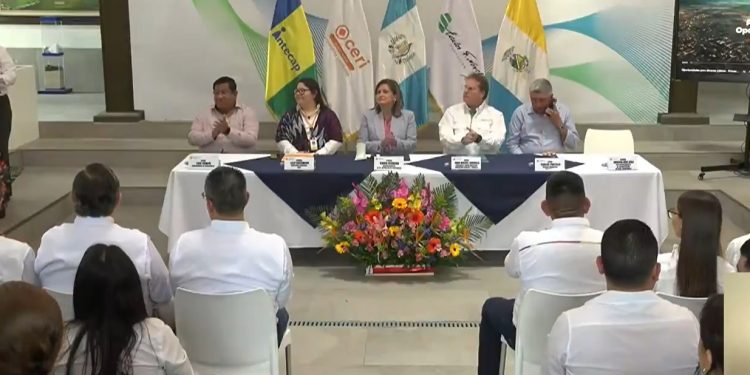vicepresidenta Karin Herrera encabezó la inauguración del programa Oportunidades para Jóvenes Líderes en el municipio de Esquipulas. / Foto: Video