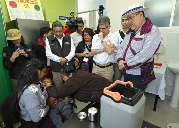 Presidente participa en la inauguración de puesto de salud en Todos Santos Cuchumatán. (Foto: Álvaro Interiano)