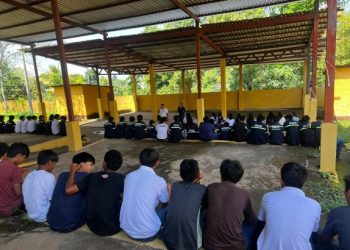 Impulsan liderazgo juvenil en El Asintal mediante formación sobre Consejos de Desarrollo