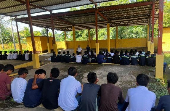 Impulsan liderazgo juvenil en El Asintal mediante formación sobre Consejos de Desarrollo