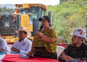 Alta Verapaz impulsa el mejoramiento de caminos rurales en Santa María Cahabón