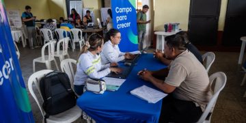 Feria Nacional de Empleo concentra oferta laboral y participación empresarial en Retalhuleu