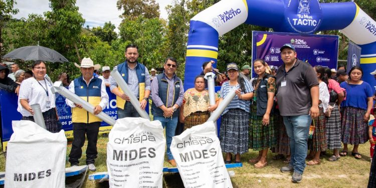 Alta Verapaz impulsa el bienestar familiar con entrega de estufas mejoradas en Tactic