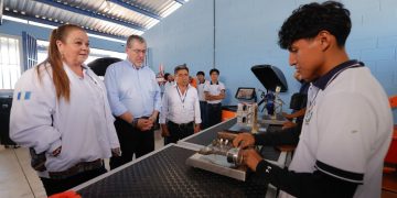 Presidente Arévalo reitera que la educación publica avanza con mejores oportunidades para la juventud