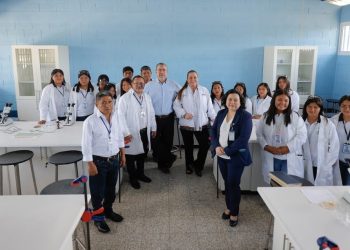 En fotos: Presidente conoce avances en materia de educación del INED en San Luis Jilotepeque, Jalapa