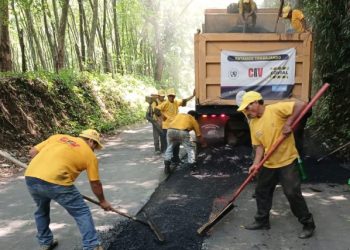 Covial interviene ruta entre Cuyotenango y San Martín Zapotitlán con trabajos de mantenimiento vial