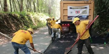 Covial interviene ruta entre Cuyotenango y San Martín Zapotitlán con trabajos de mantenimiento vial
