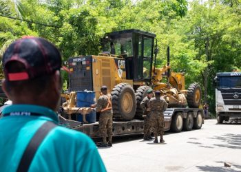 Alta Verapaz impulsa el mejoramiento de la red vial con entrega de maquinaria en Senahú