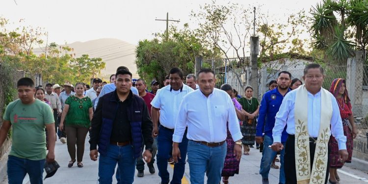 Inauguran tramo carretero pavimentado en El Tempisque, Salamá, Baja Verapaz