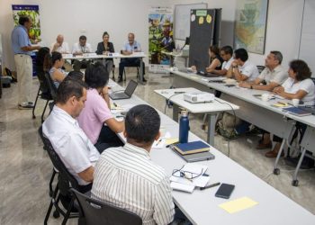 Petén impulsa diálogo estratégico para construir bases de una transición verde sostenible