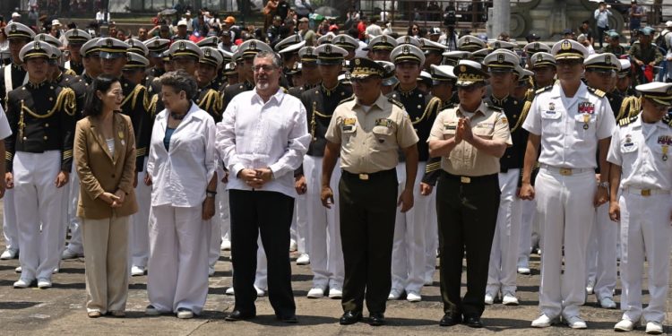 Escuadrón Naval de la Amistad de la República de China ( Taiwán) . / Fotos: Álvaro Interiano.