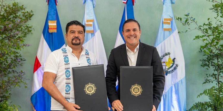 Guatemala y República Dominicana suscriben acuerdo para la cooperación portuaria. / Foto: Sistema Portuario Nacional.