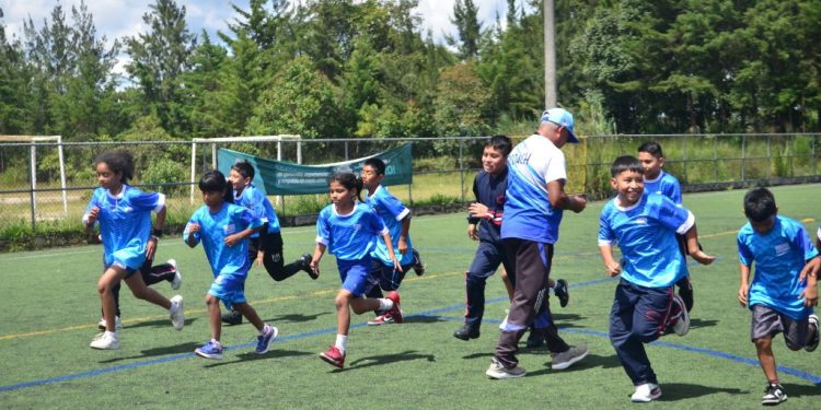 Instituciones fortalecen coordinación para impulsar educación física y deporte escolar en Guatemala