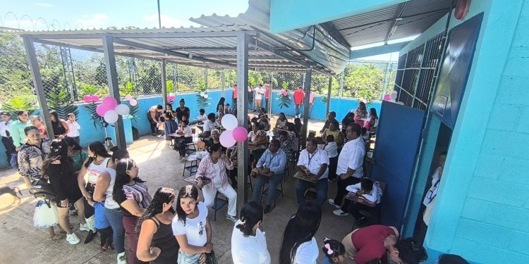 Entregan mejoramiento de Escuela Oficial Rural Mixta en aldea Cuesta Grande, Cuilapa