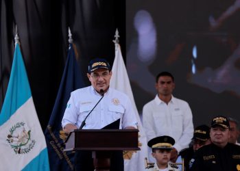 Ministro de Gobernación, Marco Antonio Villeda, durante la inauguración de sedes policiales en Tecpán, Chimaltenango.