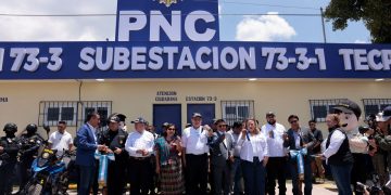 El ministro de Gobernación y el director General de la PNC inauguran estación y subestación policial en Tecpán, Chimaltenango.
