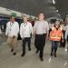 El presidente Bernardo Arévalo, junto afuncionarios, supervisa las instalaciones del Aeropuerto Internacional Mundo Maya, en Flores, Petén.