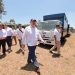 El presidente Bernardo Arévalo, durante un recorrido para conocer cómo funcionan los nuevos transportes de reclusos del Sistema Penitenciario.