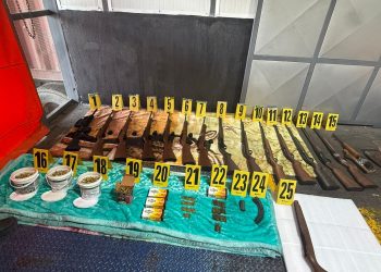 Las armas se encontraban cajas con ropa llegaron como encomienda.
