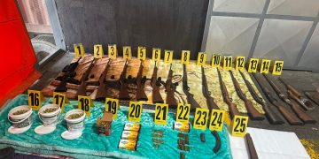 Las armas se encontraban cajas con ropa llegaron como encomienda.